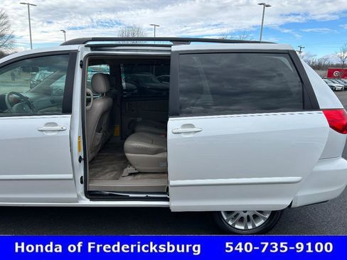 Used 2007 Toyota Sienna XLE image 15