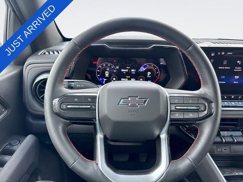 Used 2025 Chevrolet Colorado Z71 w/ Technology Package AWD/4WD image 14
