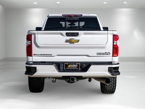 Used 2022 Chevrolet Silverado 2500 High Country w/ Safety Package II image 8