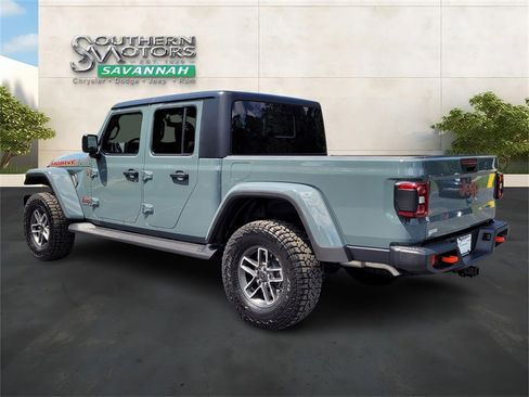 New 2025 Jeep Gladiator Mojave image 3