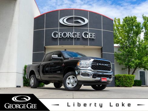 Used 2022 RAM 2500 Big Horn w/ Cold Weather Group AWD/4WD image 1