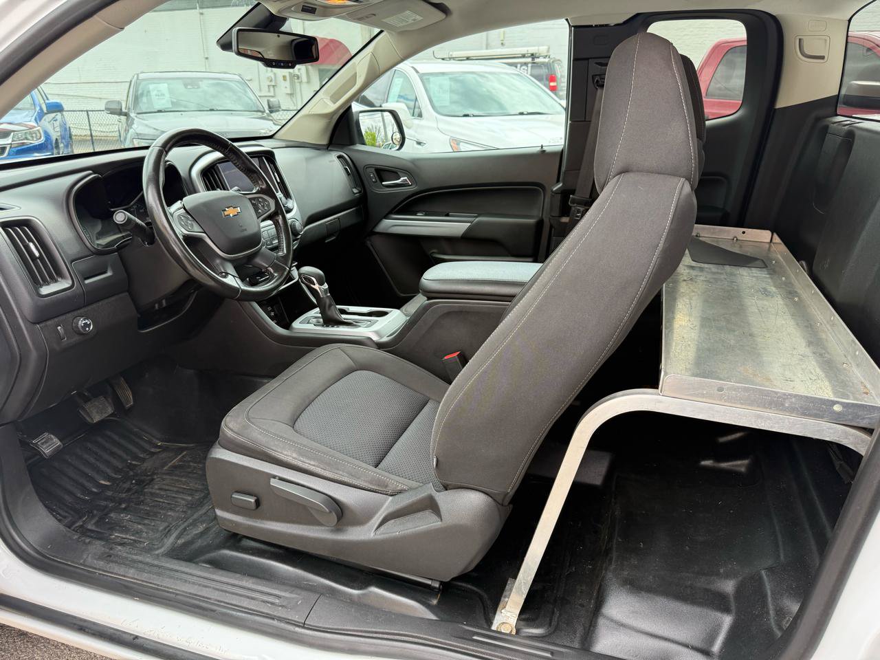 Used 2022 Chevrolet Colorado LT w/ Fleet Safety Package RWD image 18