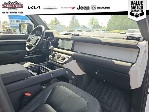 Used 2020 Land Rover Defender 110 SE AWD/4WD image 29