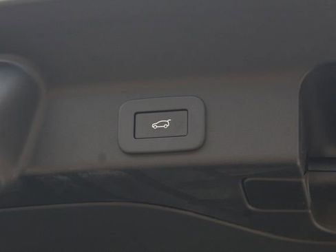 New 2026 Jaguar F-PACE R-Dynamic S image 13