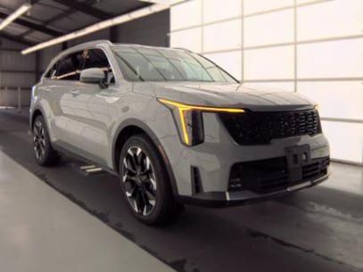 Used 2025 Kia Sorento EX w/ Panoramic Sunroof Package FWD image 4