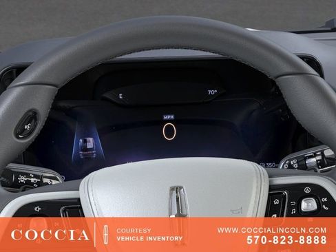New 2026 Lincoln Aviator AWD image 13