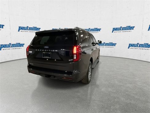 New 2025 Ford Expedition Active image 11