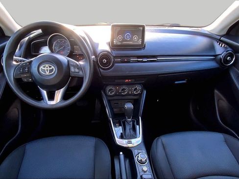 Used 2017 Toyota Yaris iA FWD image 13