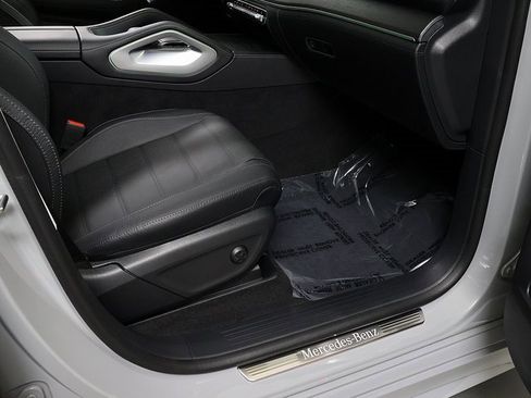 Certified 2024 Mercedes-Benz GLE 580 4MATIC image 38