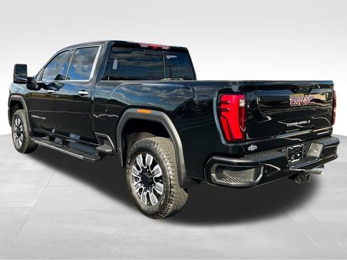 Used 2025 GMC Sierra 2500 Denali image 11