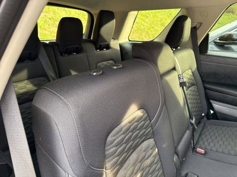 Used 2022 Nissan Pathfinder S AWD/4WD image 31