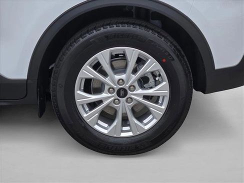 New 2026 Ford Escape Active FWD image 8