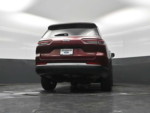 Used 2022 Jeep Grand Cherokee L Laredo w/ Luxury Tech Group I AWD/4WD image 16