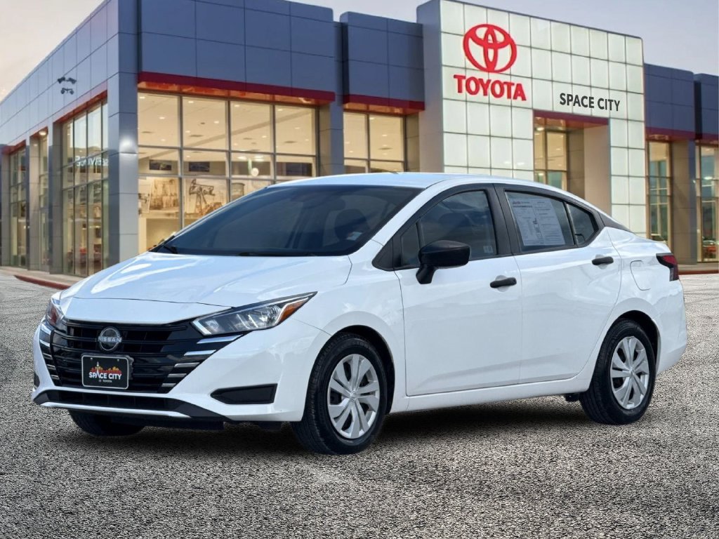 Used 2024 Nissan Versa S FWD image 2