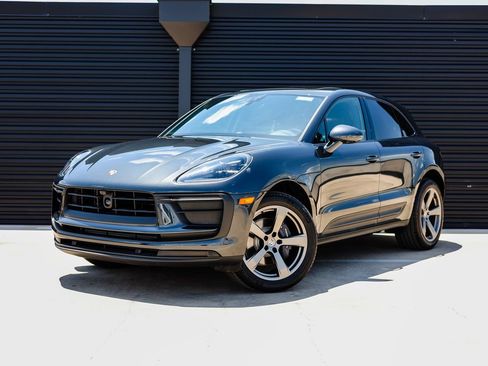 Certified 2025 Porsche Macan AWD/4WD image 1