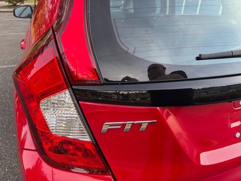 Used 2020 Honda Fit LX image 6