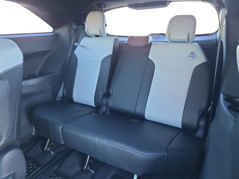 Used 2025 Toyota Sienna XSE image 21