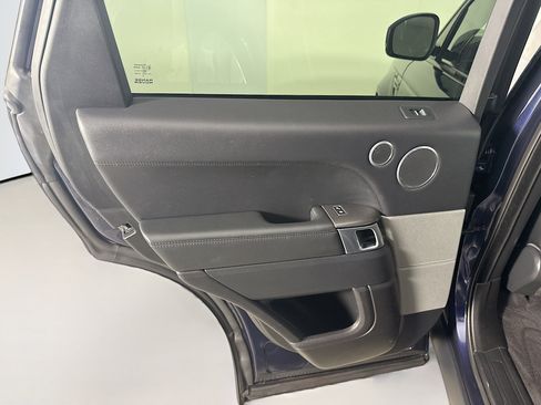 Used 2016 Land Rover Range Rover Sport SE image 26