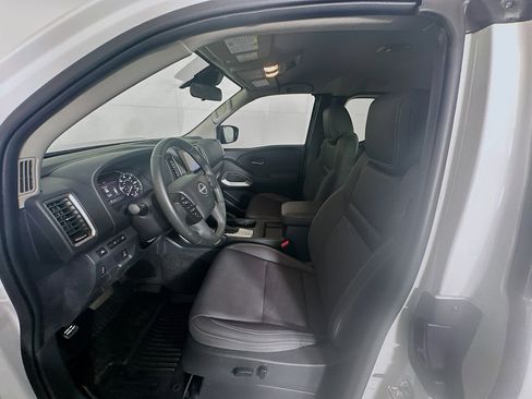 Used 2023 Nissan Frontier SV w/ SV Convenience Package image 13