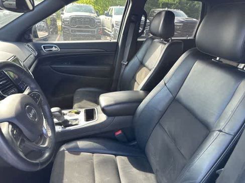 Used 2019 Jeep Grand Cherokee Altitude AWD/4WD image 3