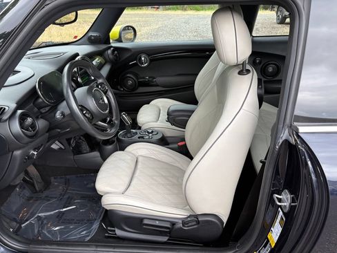 Used 2020 MINI Cooper SE w/ 8.8" Touchscreen Nav Package FWD image 9