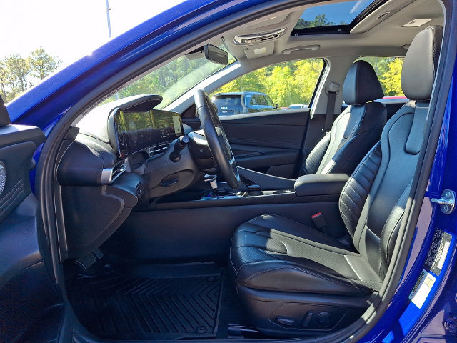 Certified 2025 Hyundai Elantra Limited FWD image 16
