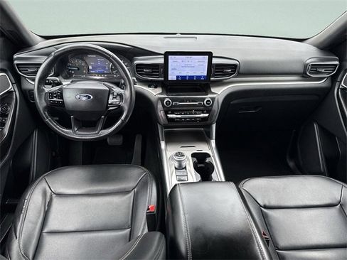 Used 2020 Ford Explorer XLT w/ Equipment Group 202A image 23