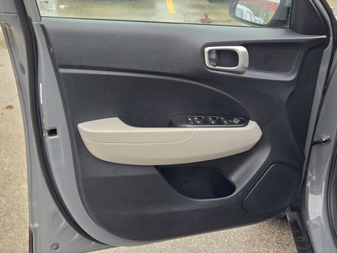 Certified 2023 Hyundai Venue SEL image 25