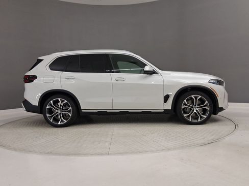 New 2026 BMW X5 xDrive50e w/ Premium Package AWD/4WD image 6