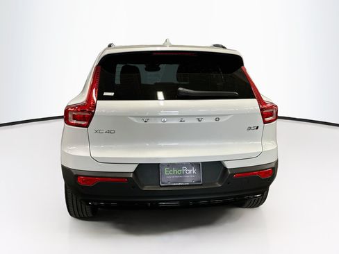 Used 2026 Volvo XC40 B5 Plus AWD/4WD image 7