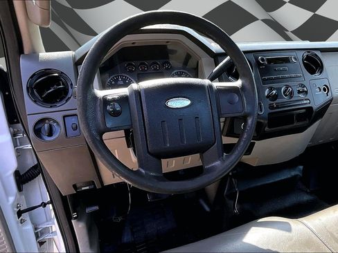 Used 2010 Ford F250 XL AWD/4WD image 5