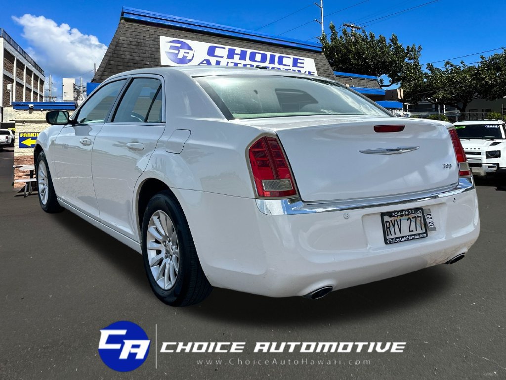 Used 2013 Chrysler 300 RWD image 5