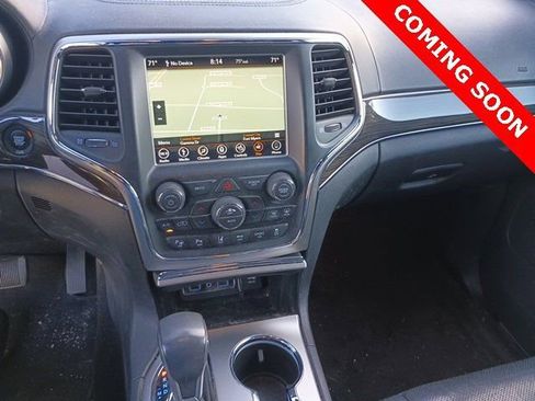 Used 2018 Jeep Grand Cherokee Overland image 11
