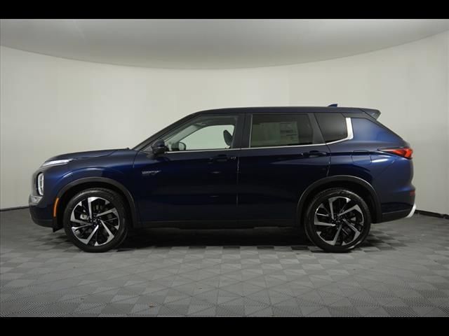 Used 2025 Mitsubishi Outlander SE AWD/4WD image 4