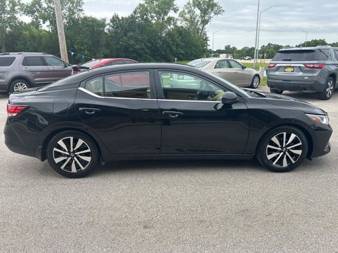 Used 2022 Nissan Sentra SV w/ SV Premium Package FWD image 4