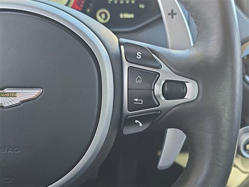 Used 2020 Aston Martin V8 Vantage Coupe image 18