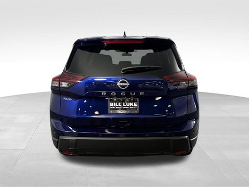 Used 2025 Nissan Rogue SV FWD image 8