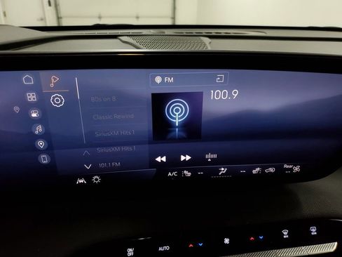 Used 2025 Buick Enclave Preferred image 15