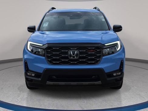 Used 2024 Honda Passport TrailSport image 3