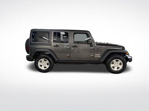Used 2018 Jeep Wrangler Unlimited Sport S AWD/4WD image 7