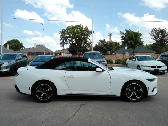 Used 2025 Ford Mustang Premium RWD image 8