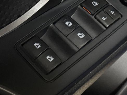 Used 2019 Toyota C-HR LE image 29