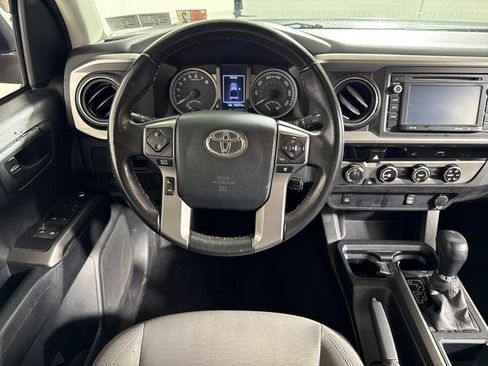 Used 2017 Toyota Tacoma SR5 w/ Exterior Package AWD/4WD image 19