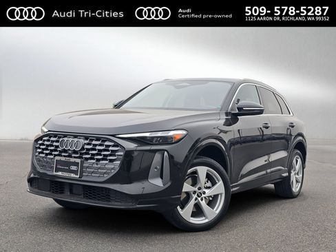 Certified 2025 Audi Q5 Premium Plus w/ Premium Plus AWD/4WD image 1