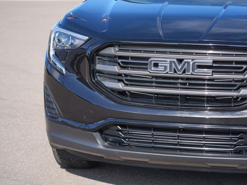 Used 2020 GMC Terrain SLE w/ Driver Convenience Package image 9