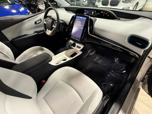 Used 2019 Toyota Prius Prime Premium image 12