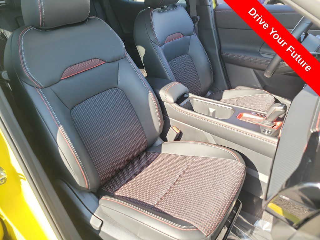 Used 2025 Nissan Kicks SR AWD/4WD image 20