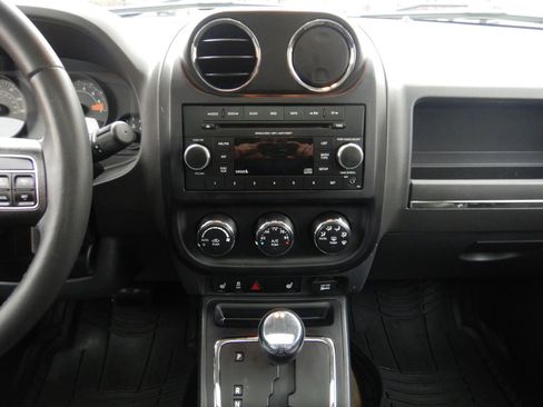 Used 2016 Jeep Patriot High Altitude image 13