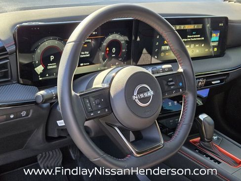 Used 2025 Nissan Kicks SR FWD image 22