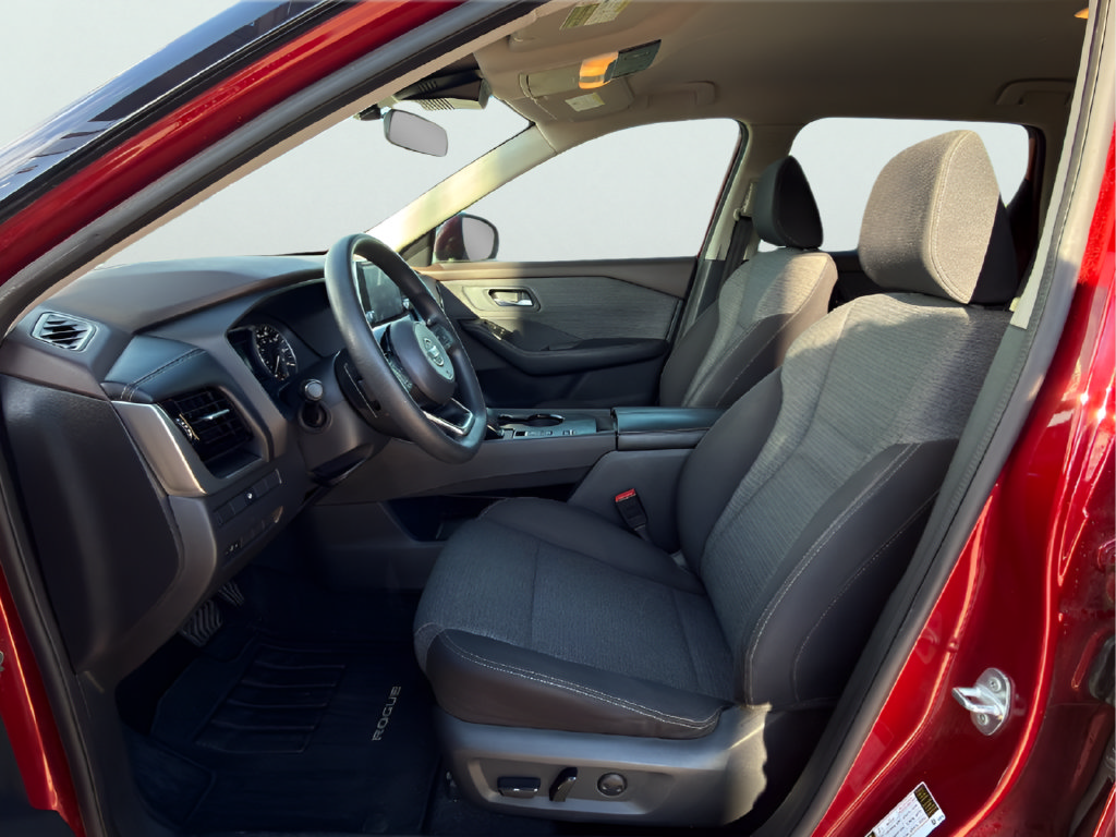 Used 2021 Nissan Rogue SV FWD image 11